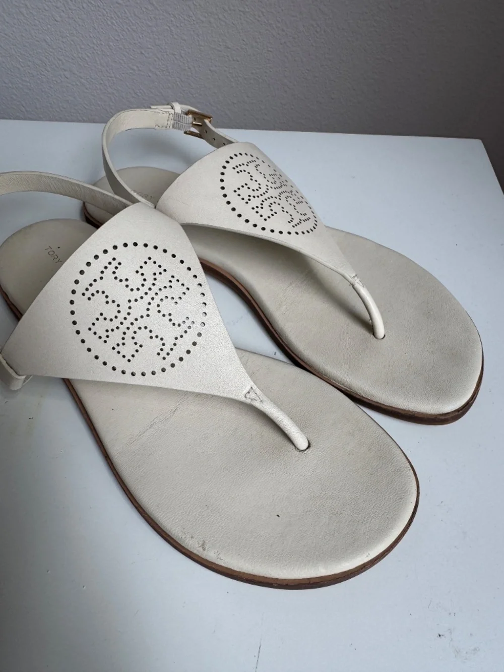 Tory Burch Capri Perf Sandals Light Cream Size6